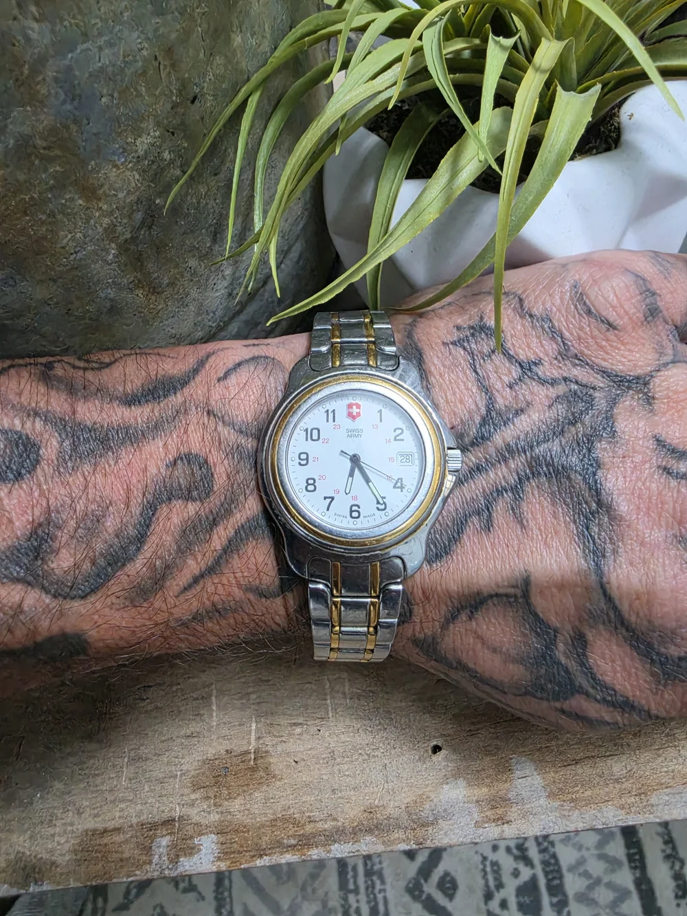 Victorinox Swiss Army V22050 Quartz Watch Date Two Tone Untested AS-IS